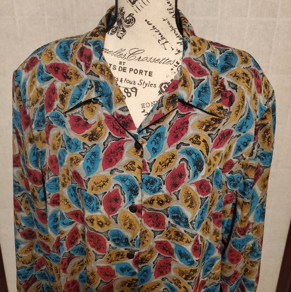 Modern Essentials Shirt - Picture 2 of 7